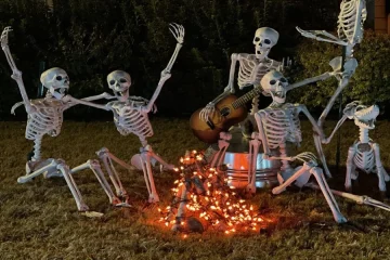 Statement Skeleton Happy Halloween Style A Yard Card - A Perfect Halloween Decor Idea